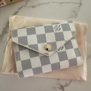 MUST GO- White and Gray Checkered Wallet